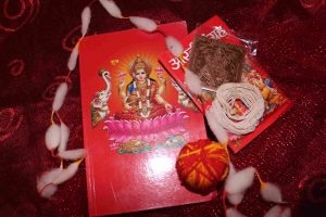 Aarti Sangrah, Kapus Vastra, Mauli Thread, Laxmi Yantra-inthebox.in