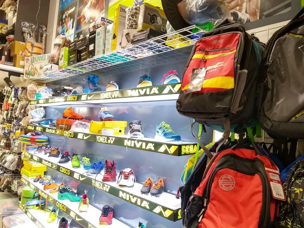 sk-sports-shop-interior-shoes